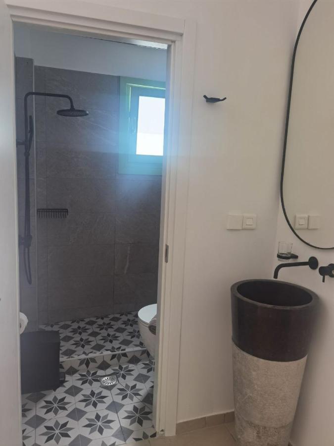 Noon Beyond Accommodation Pollonia Ngoại thất bức ảnh